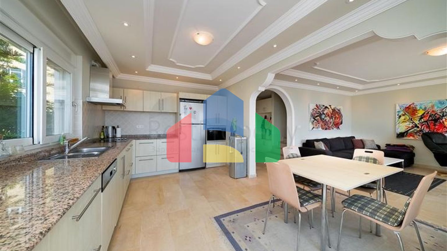 Вілла з панорамними видами на море і гори