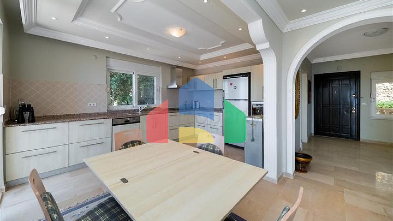 Вілла з панорамними видами на море і гори