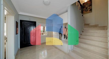 Вілла з панорамними видами на море і гори