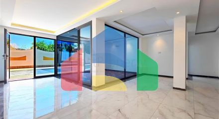 Penthouse by the sea with a spacious terrace in Kargacak area