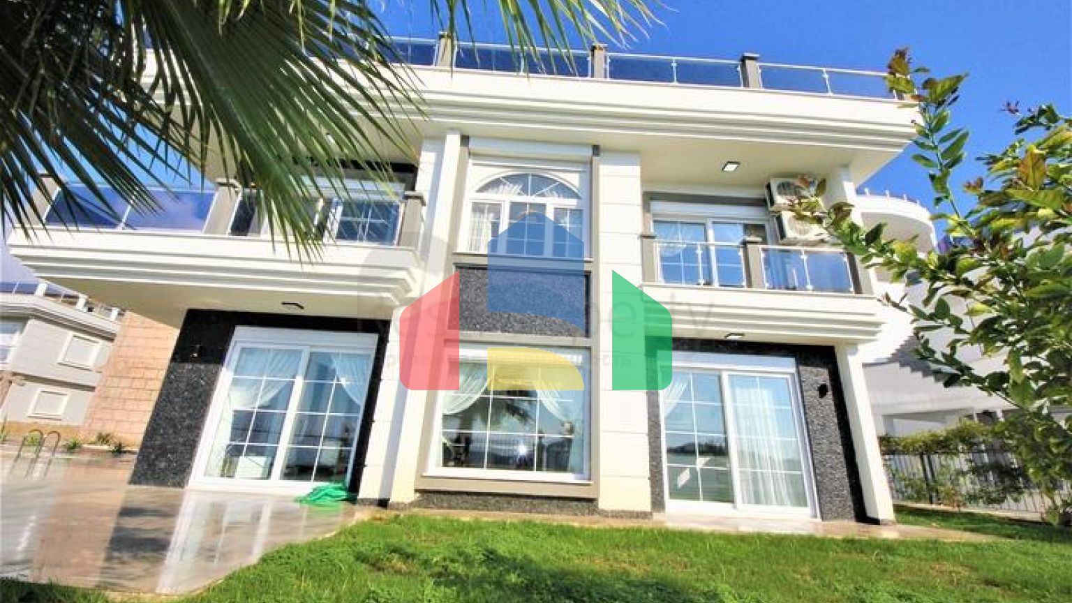 Уютная вилла с панорамным видом в районе Каргыджак