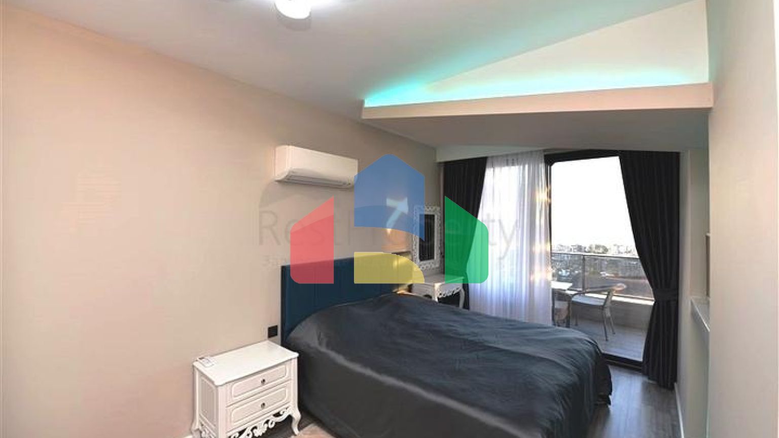 Пентхаус 2+1 с потрясающим видом в районе Каргыджак