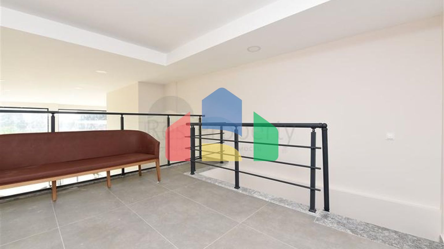 Коммерческое помещение с выходом на центральную улицу района Каргыджак