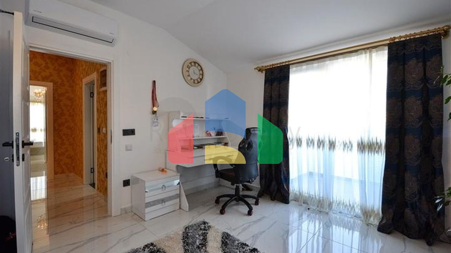 Пентхаус 3+1 в жилом комплексе с инфраструктурой в районе Каргыджак