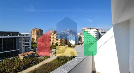 Пентхаус 3+1 в жилом комплексе с инфраструктурой в районе Каргыджак