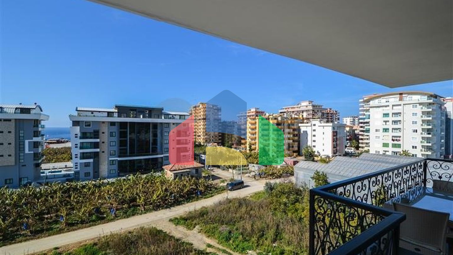 Пентхаус 3+1 в жилом комплексе с инфраструктурой в районе Каргыджак