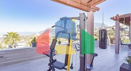 Розкішна вілла в оточенні природи і комфорту