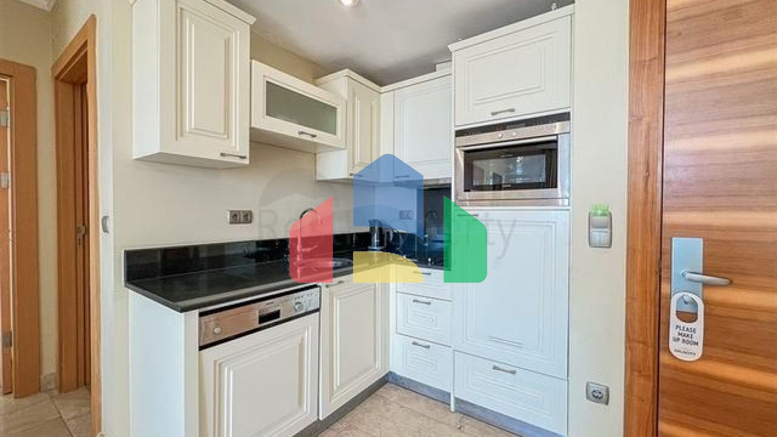 Квартира 2 + 1 в будинку з готельною інфраструктурою в районі Каргиджак