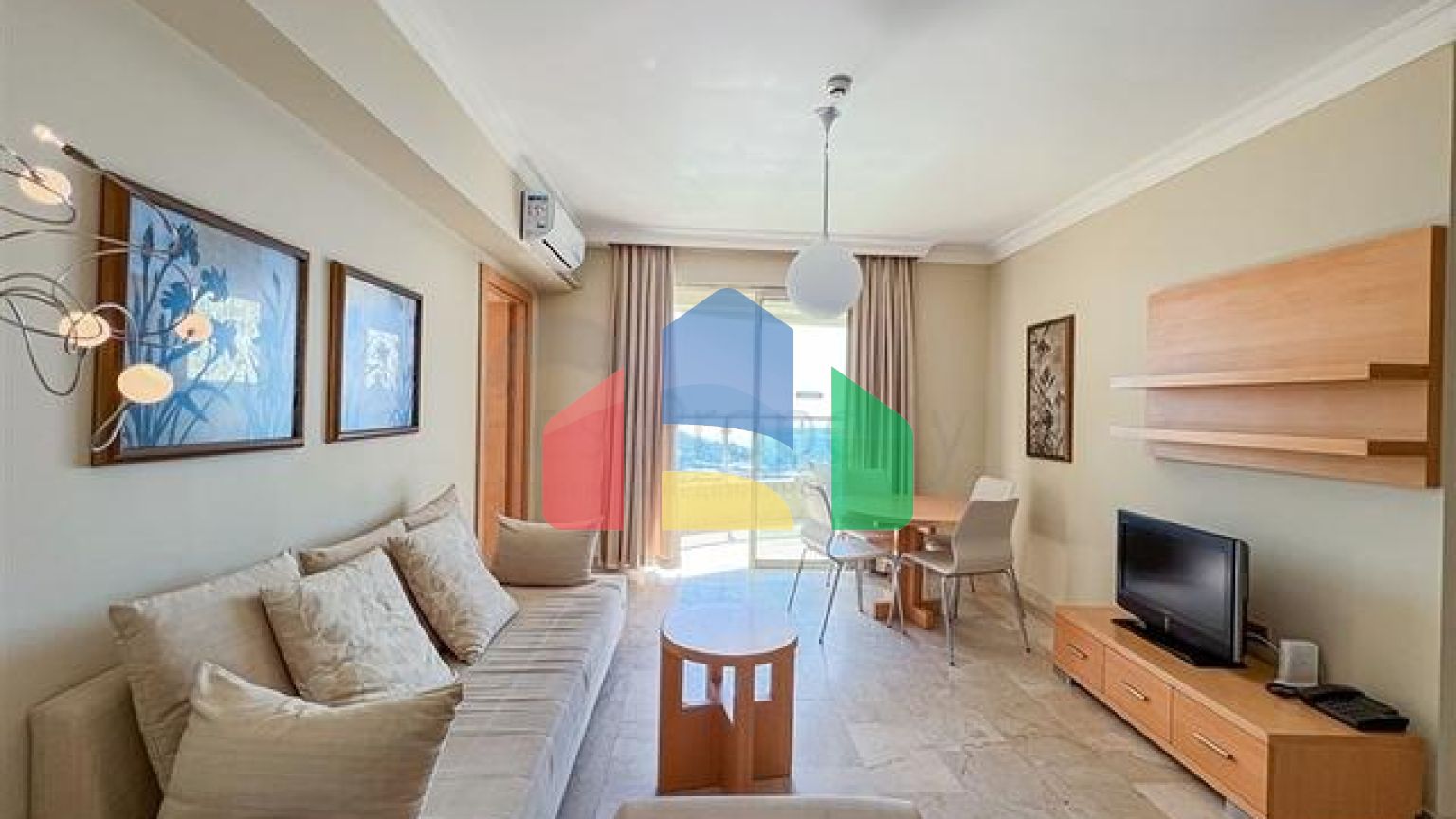 Квартира 2 + 1 в будинку з готельною інфраструктурою в районі Каргиджак