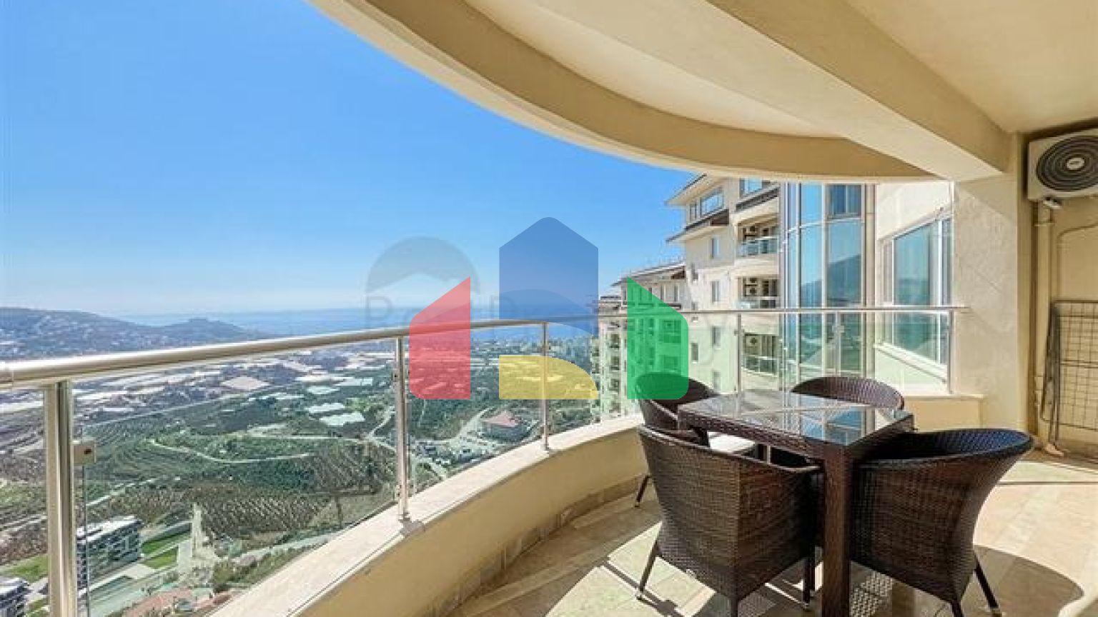 Квартира 2 + 1 в будинку з готельною інфраструктурою в районі Каргиджак