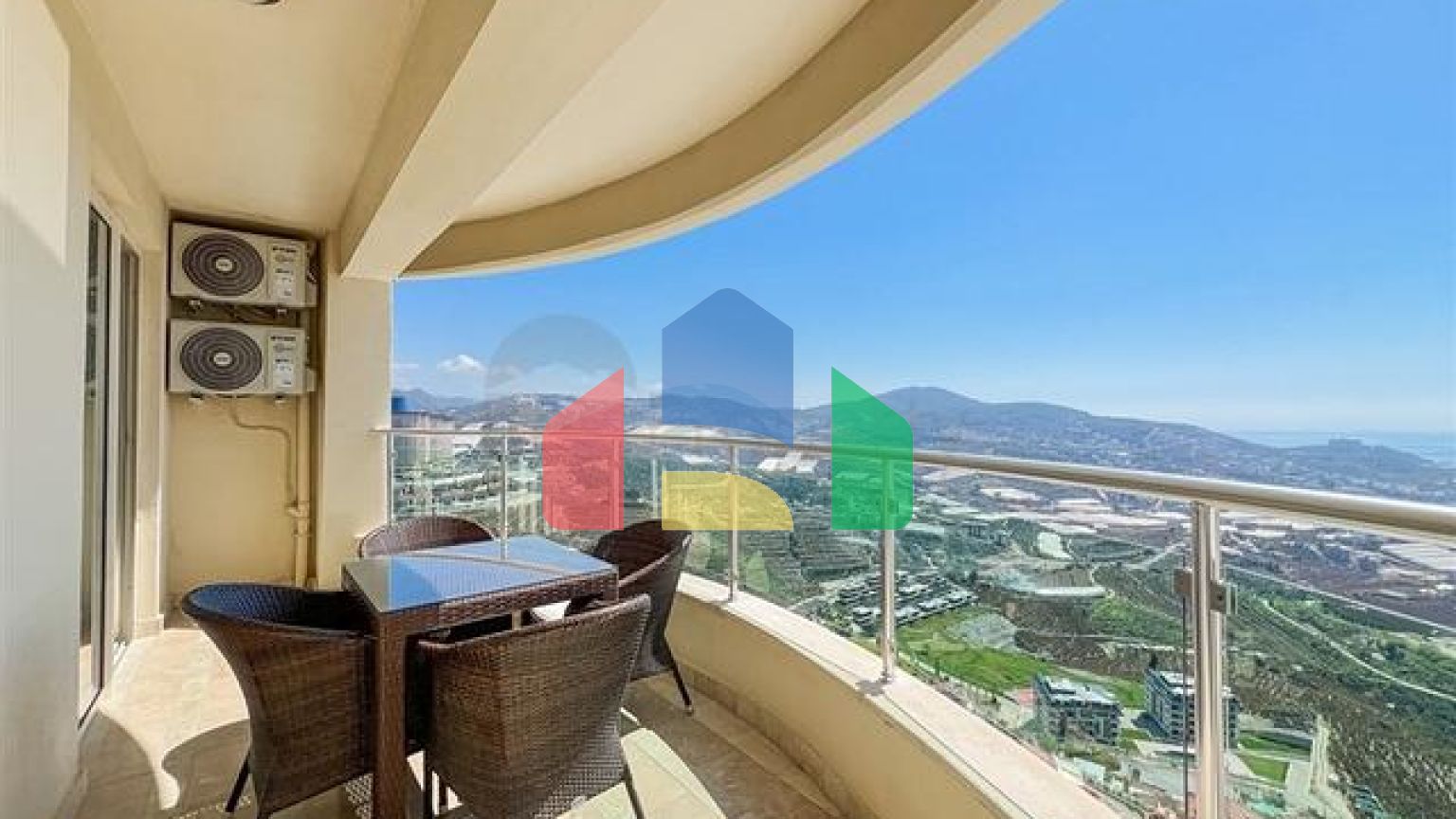 Квартира 2 + 1 в будинку з готельною інфраструктурою в районі Каргиджак