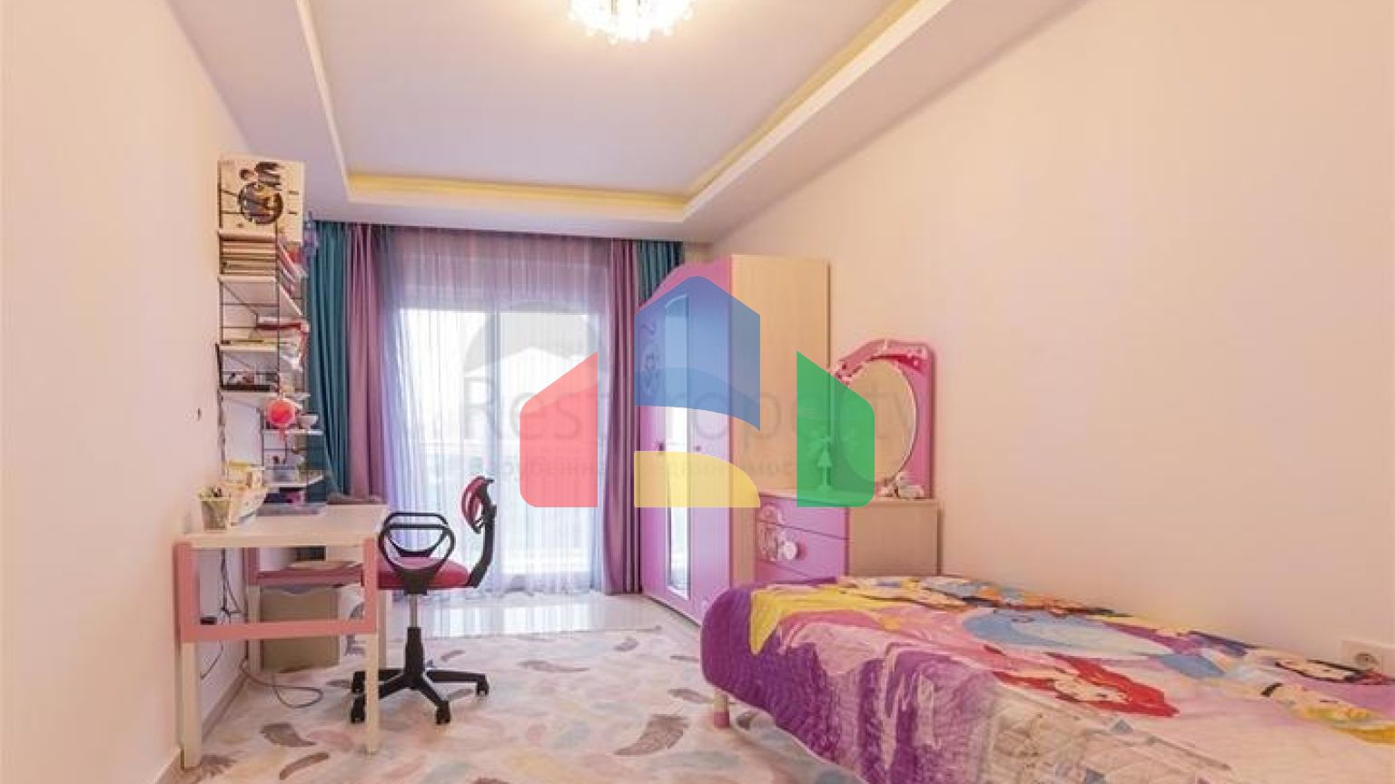 Вілла 8 + 2 в районі Каргиджак