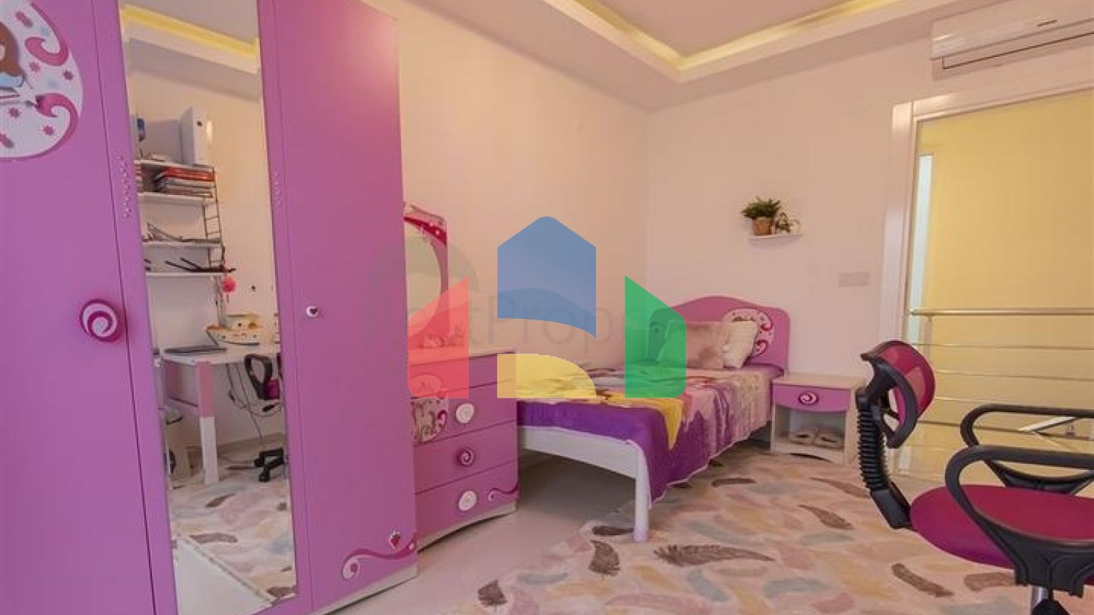 Вілла 8 + 2 в районі Каргиджак