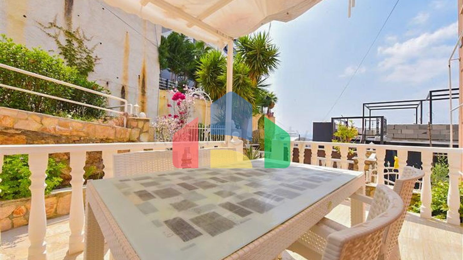 Таунхаус 2+1 в 600 м от моря в районе Каргыджак