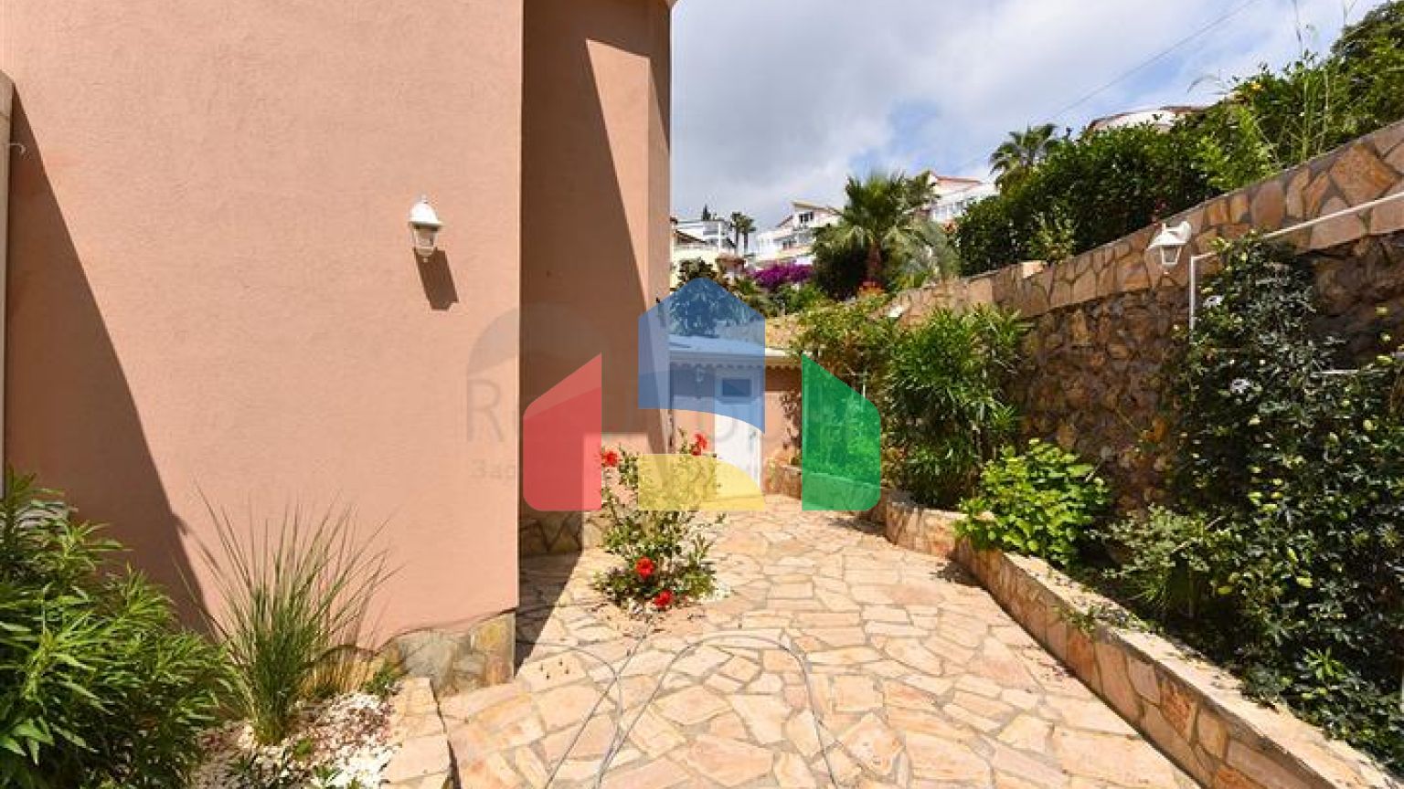 Таунхаус 2+1 в 600 м от моря в районе Каргыджак