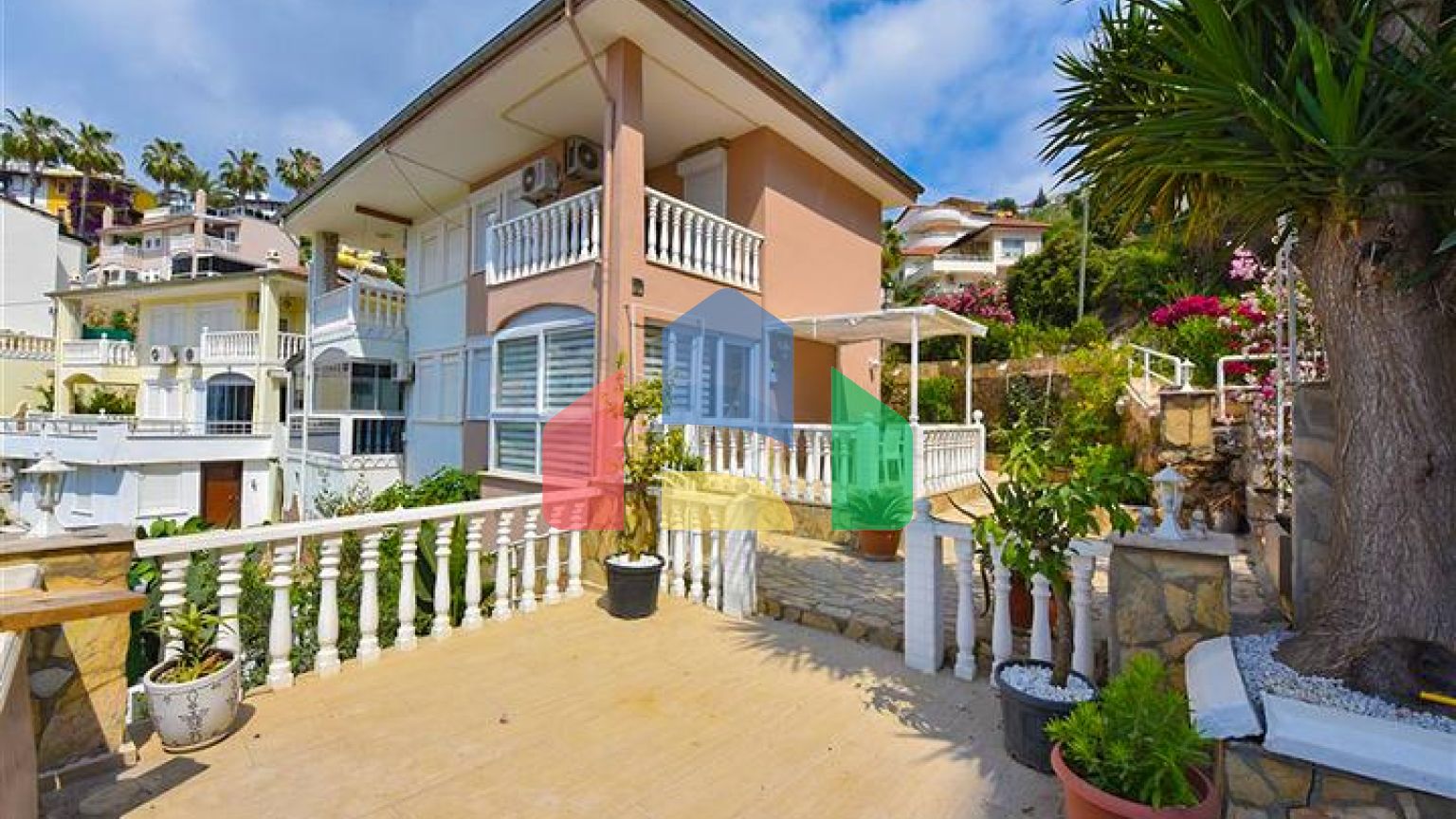 Таунхаус 2+1 в 600 м от моря в районе Каргыджак