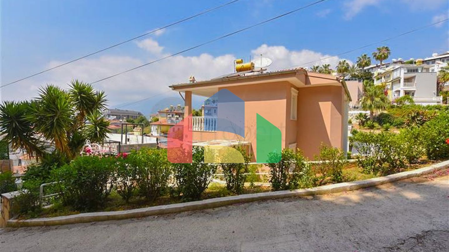 Таунхаус 2+1 в 600 м от моря в районе Каргыджак