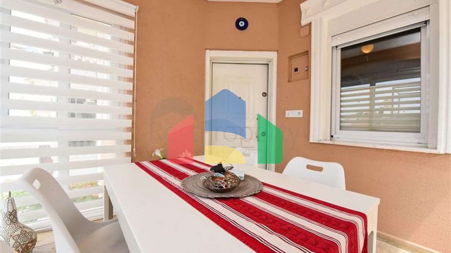 Таунхаус 2+1 в 600 м от моря в районе Каргыджак