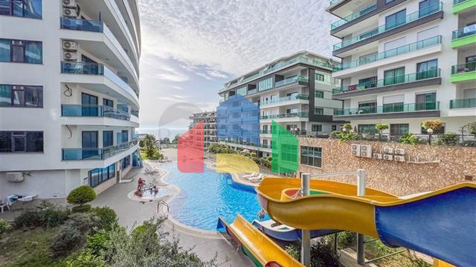 Трёхкомнатная квартира в тихом и уютном районе Каргыджак