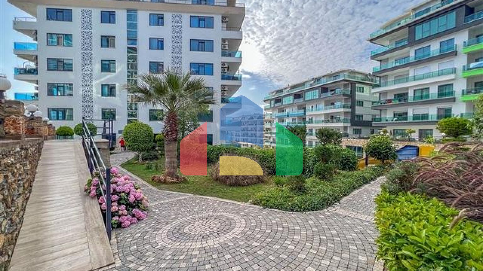 Трёхкомнатная квартира в тихом и уютном районе Каргыджак