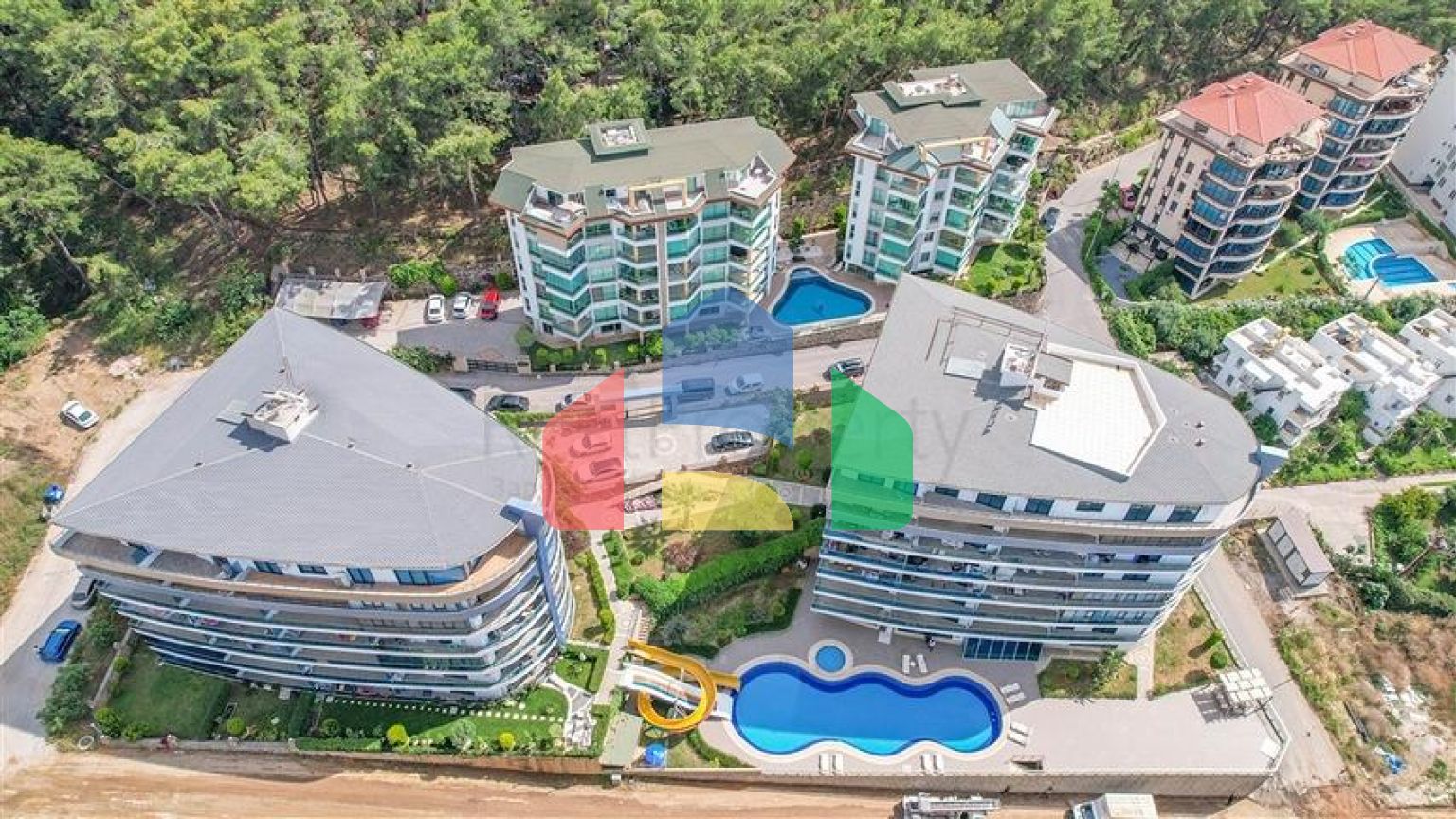 Трёхкомнатная квартира в тихом и уютном районе Каргыджак