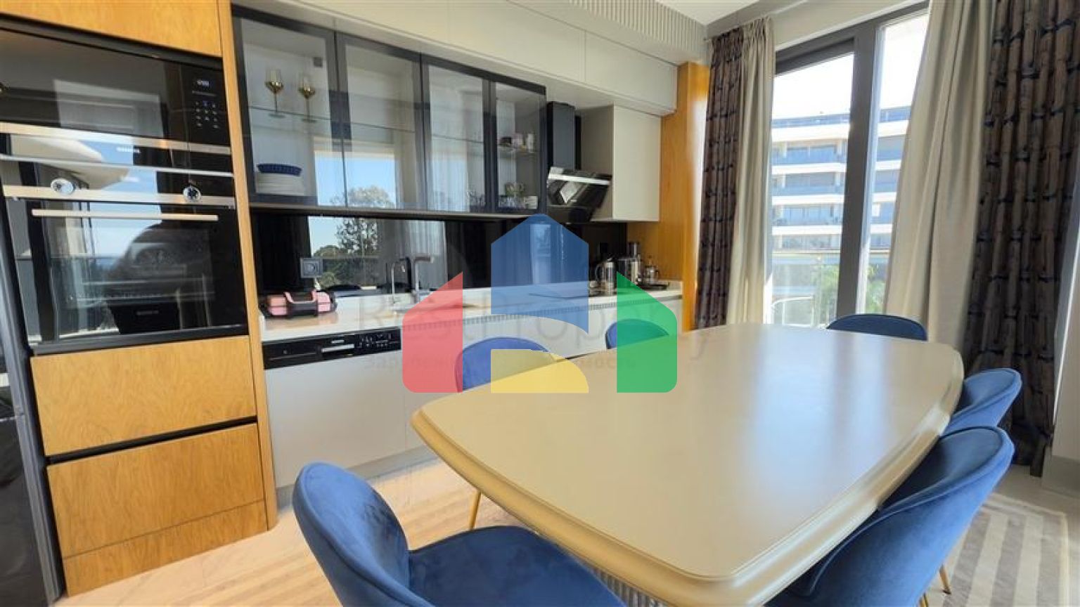 Квартира 2+1 на первой береговой линии в Каргыджаке