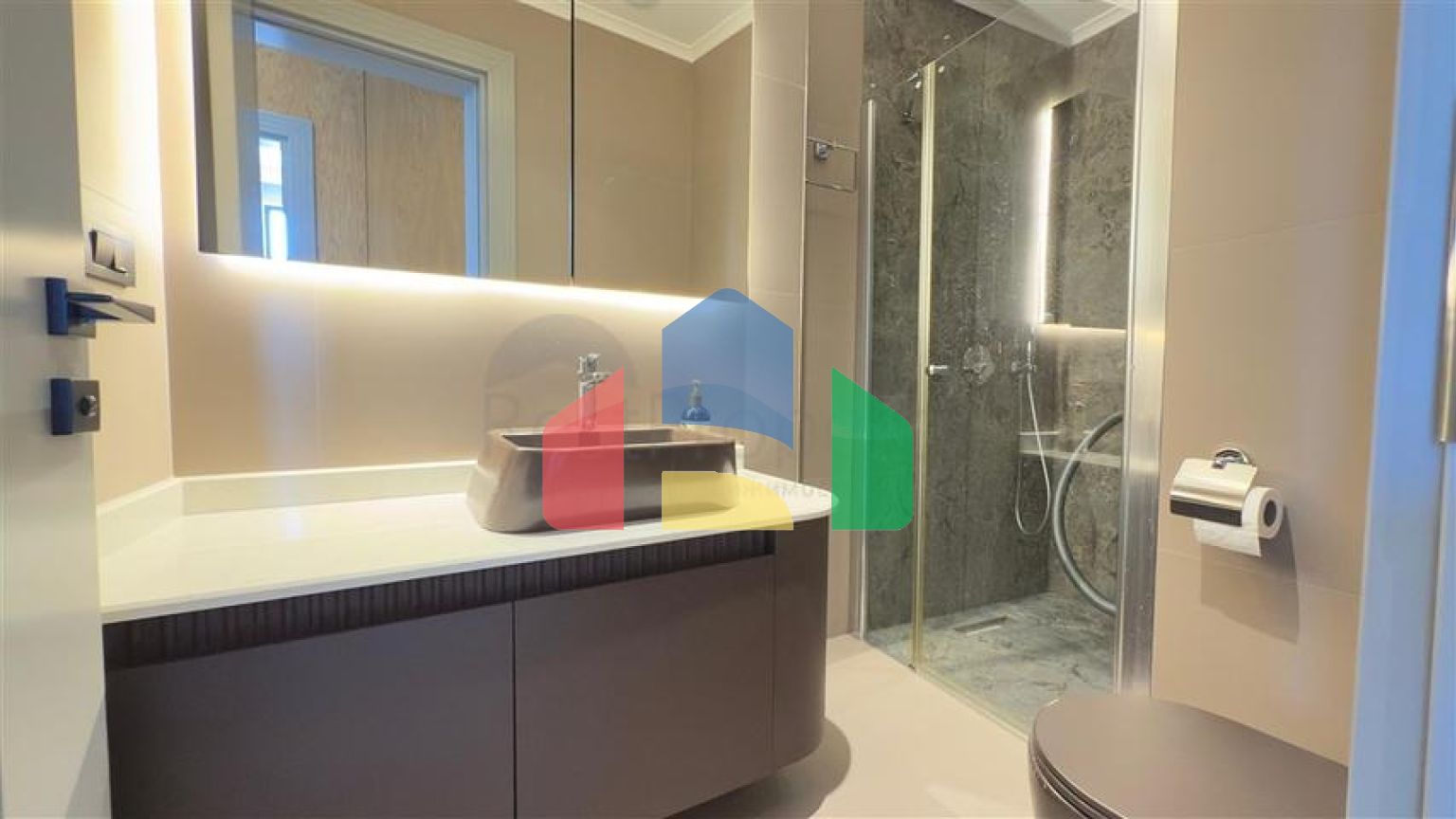 Квартира 2+1 на первой береговой линии в Каргыджаке