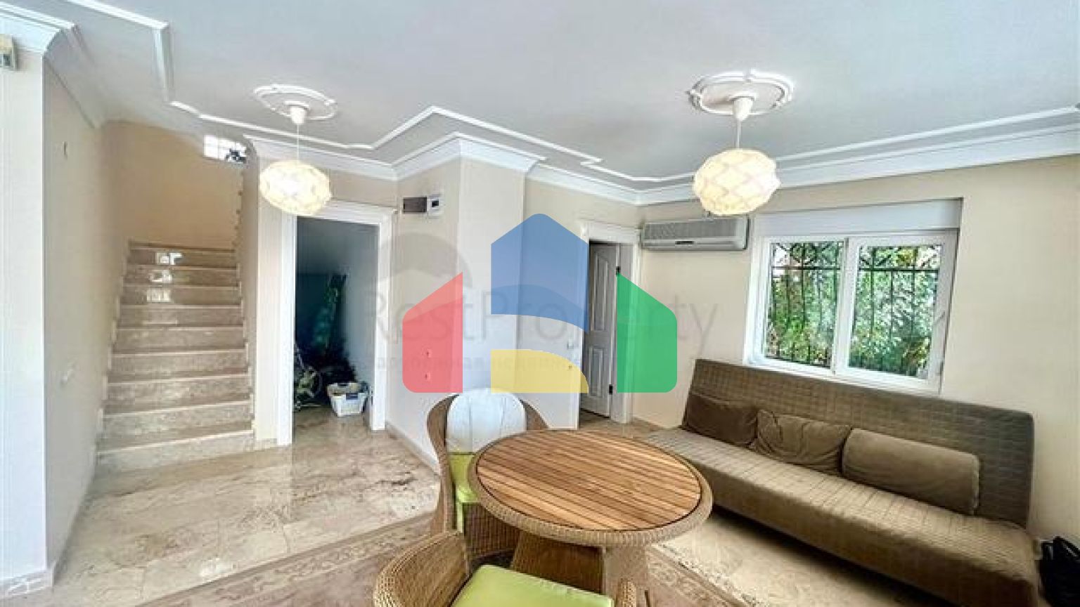 Простора вілла 3 + 2 в районі Каргиджак