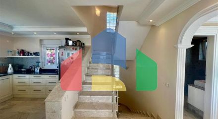 Простора вілла 3 + 2 в районі Каргиджак