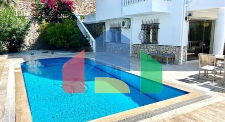 Простора вілла 3 + 2 в районі Каргиджак