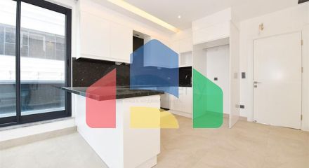 Трикімнатна квартира на березі моря