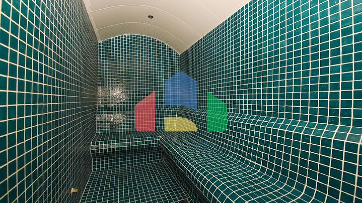 Трикімнатна квартира на березі моря