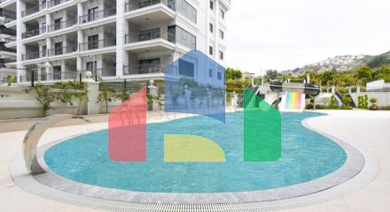 Трикімнатна квартира на березі моря