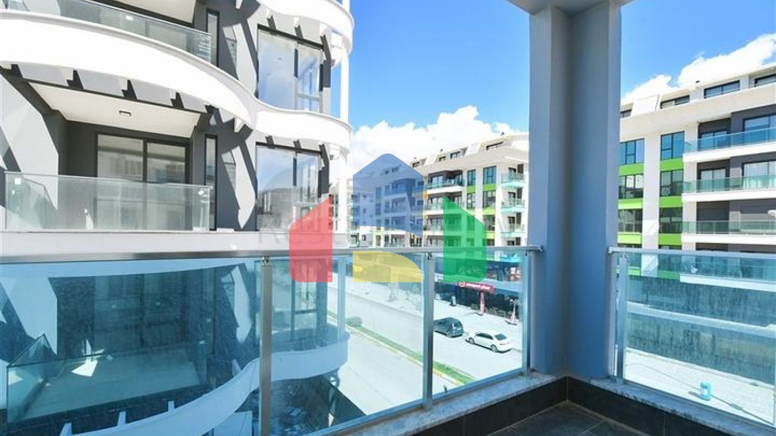 Сучасна квартира біля моря в Каркіджаку-ідеальне поєднання затишку і розташування