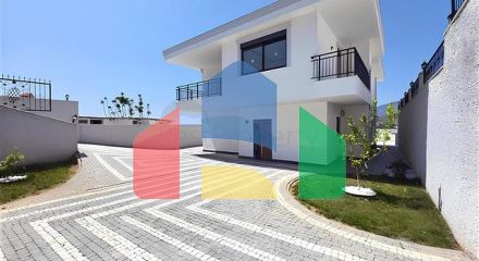 Luxury 4+1 villa with private pool and sea view in Kargicak