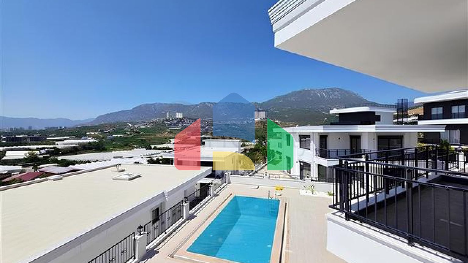 Роскошная вилла 4+1 с частным бассейном и видом на море в Каргыджаке