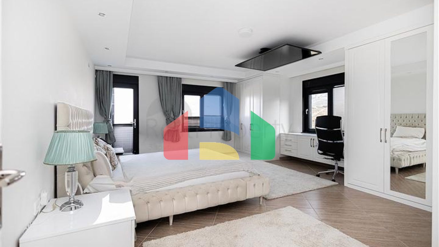 Вілла з панорамним видом на Середземне море-ідеальний простір для життя і відпочинку