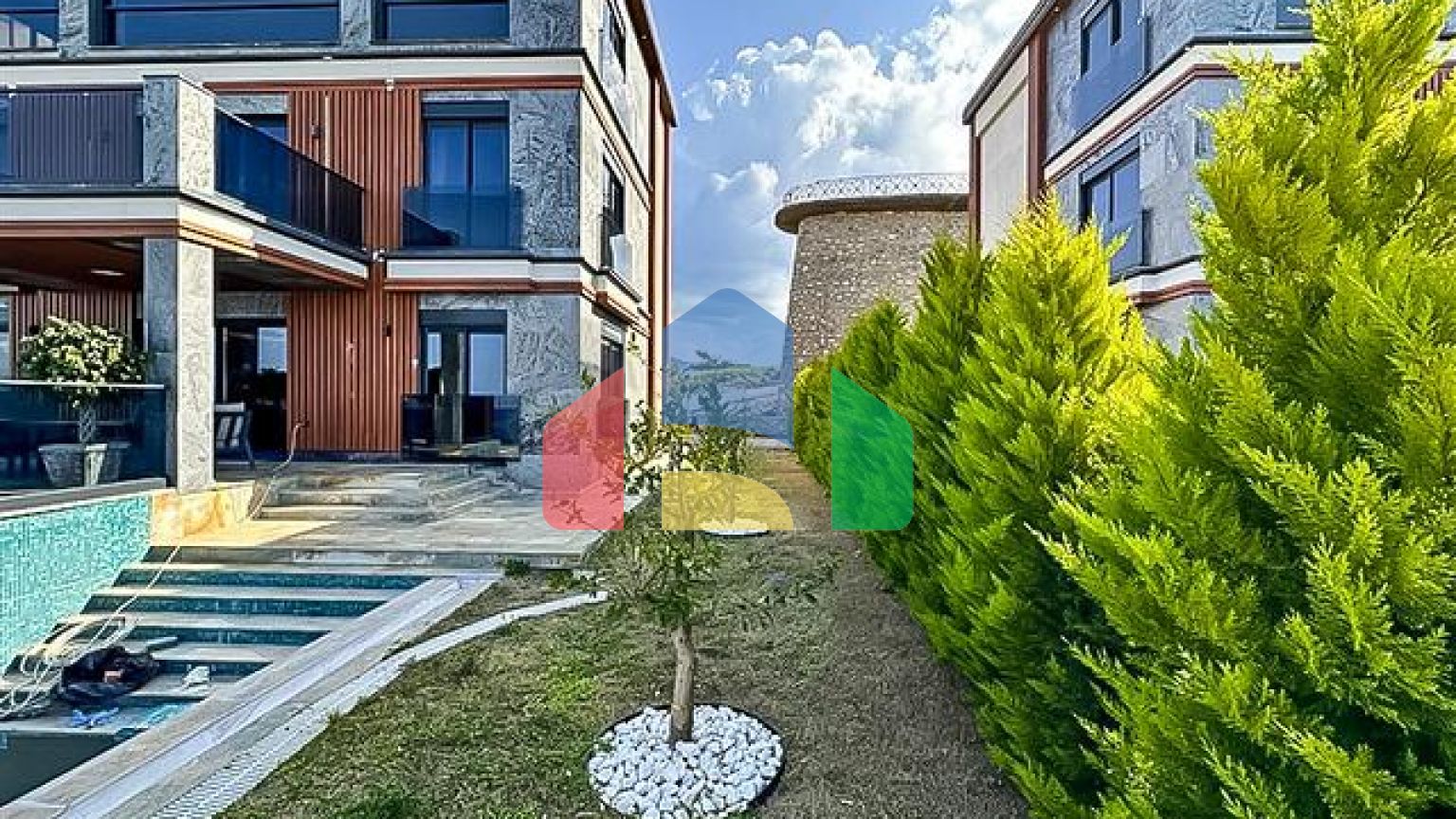 Частная вилла 4+1 в элитном закрытом жилом комплексе