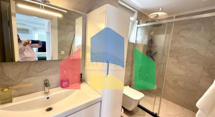 Просторная меблированная вилла с террасой в окружении природы