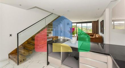 Современная вилла с морским видом в окружении природы и премиального комфорта