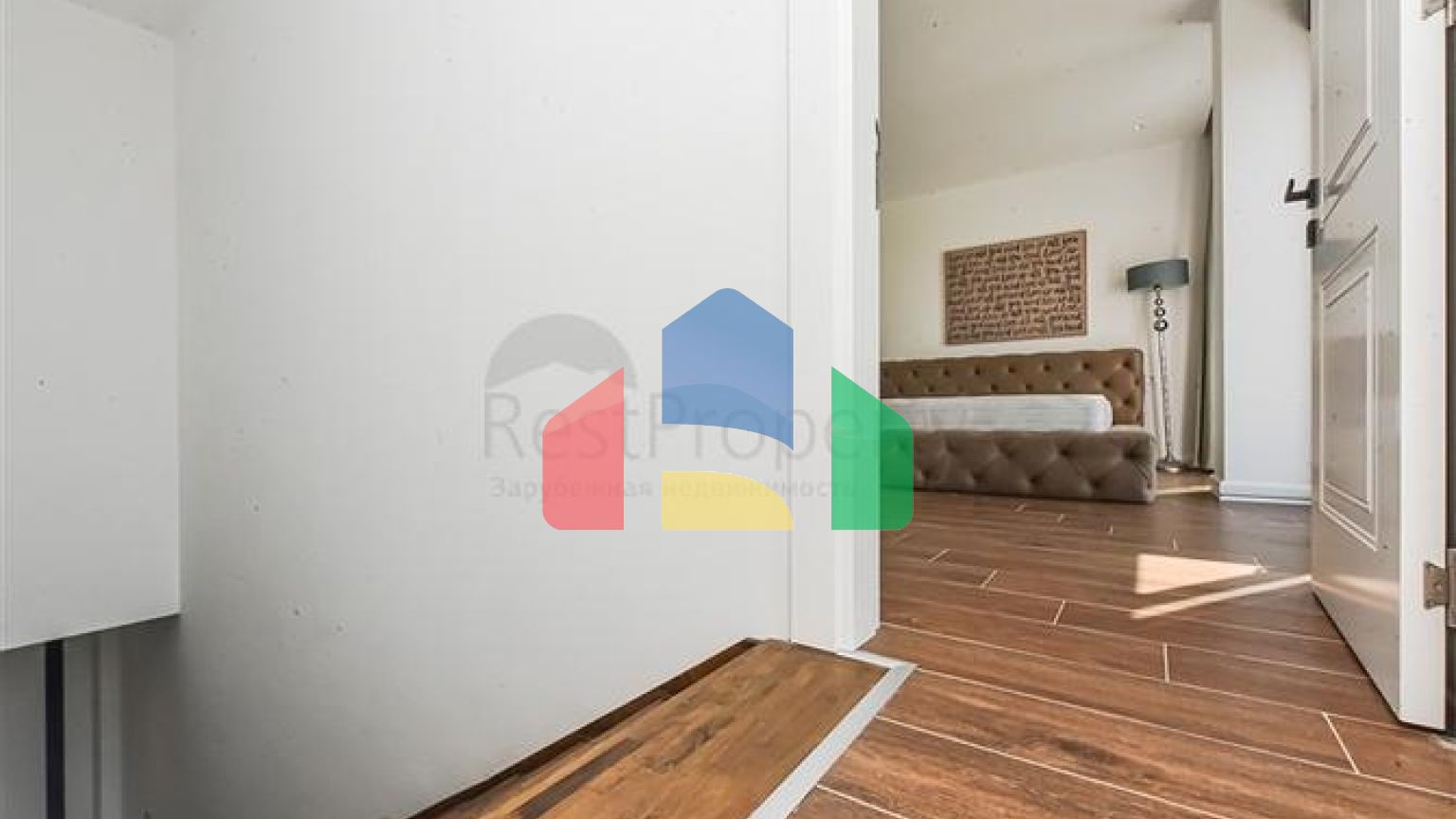 Современная вилла с морским видом в окружении природы и премиального комфорта