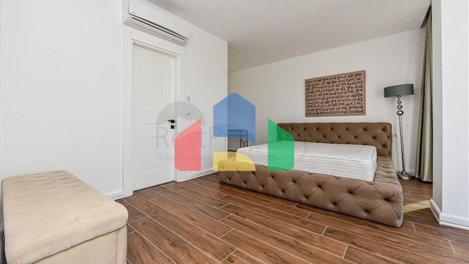 Современная вилла с морским видом в окружении природы и премиального комфорта