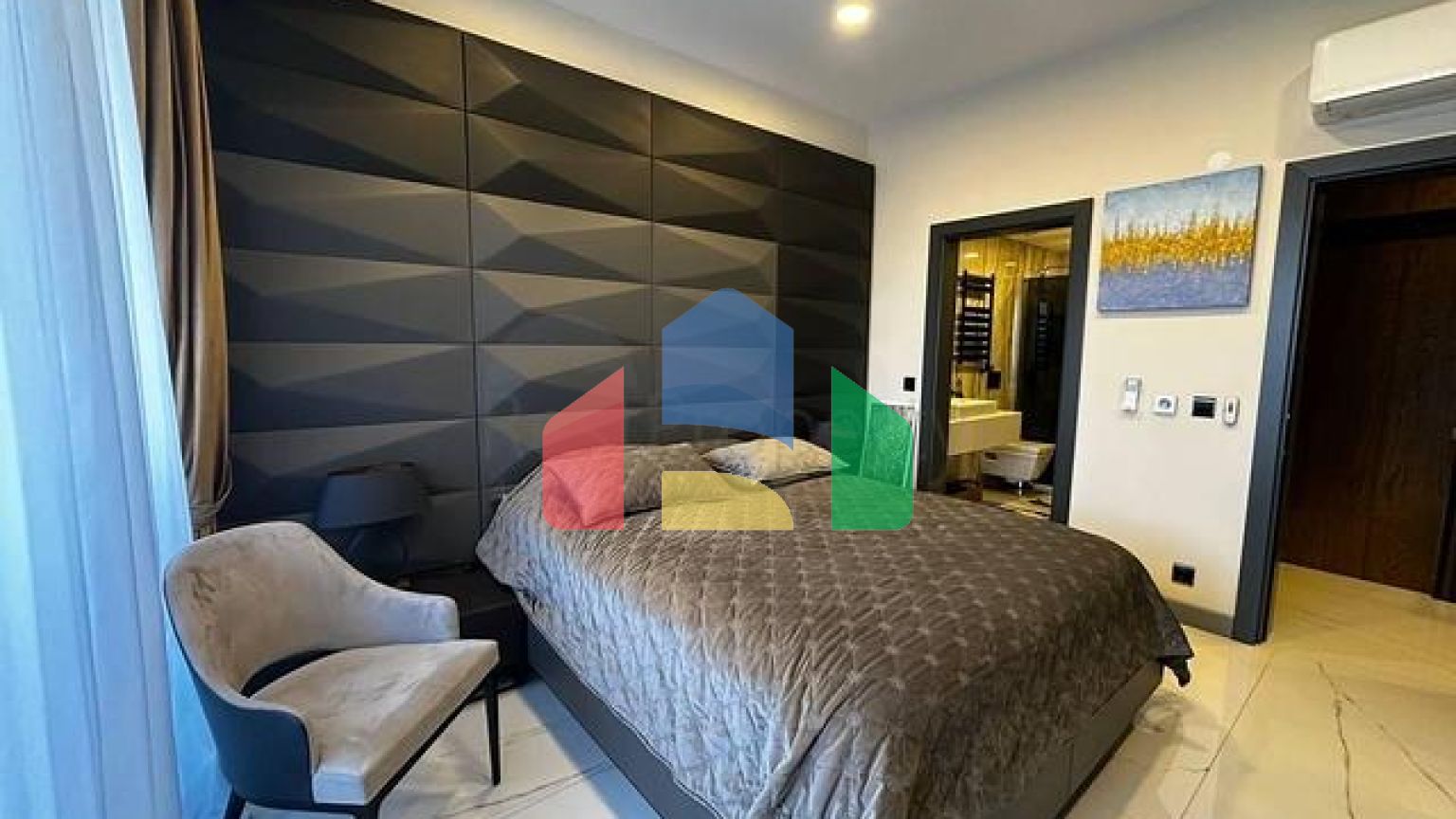 Просторий дуплекс біля моря в преміум-комплексі - для цінителів високого рівня життя