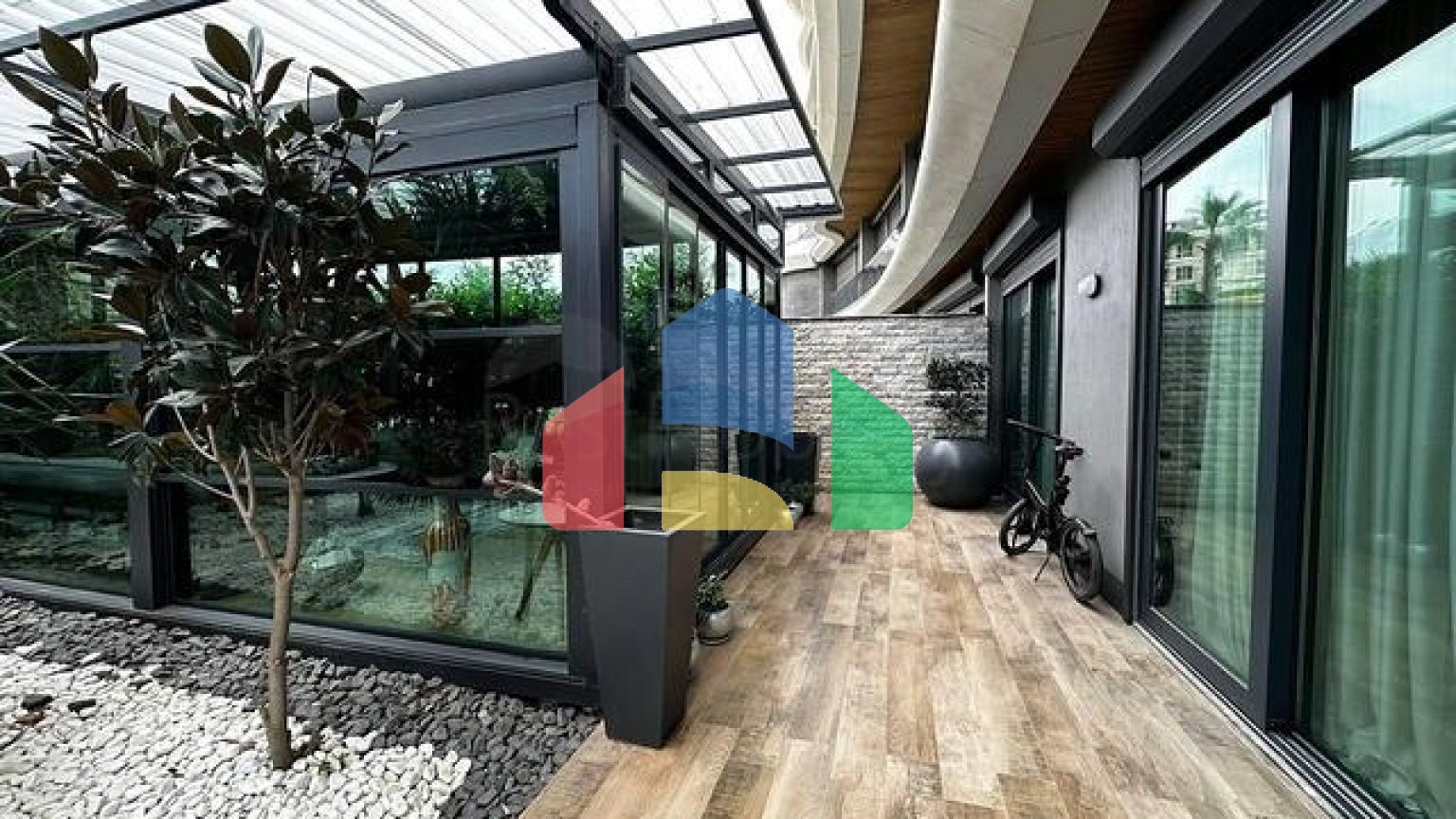 Просторий дуплекс біля моря в преміум-комплексі - для цінителів високого рівня життя