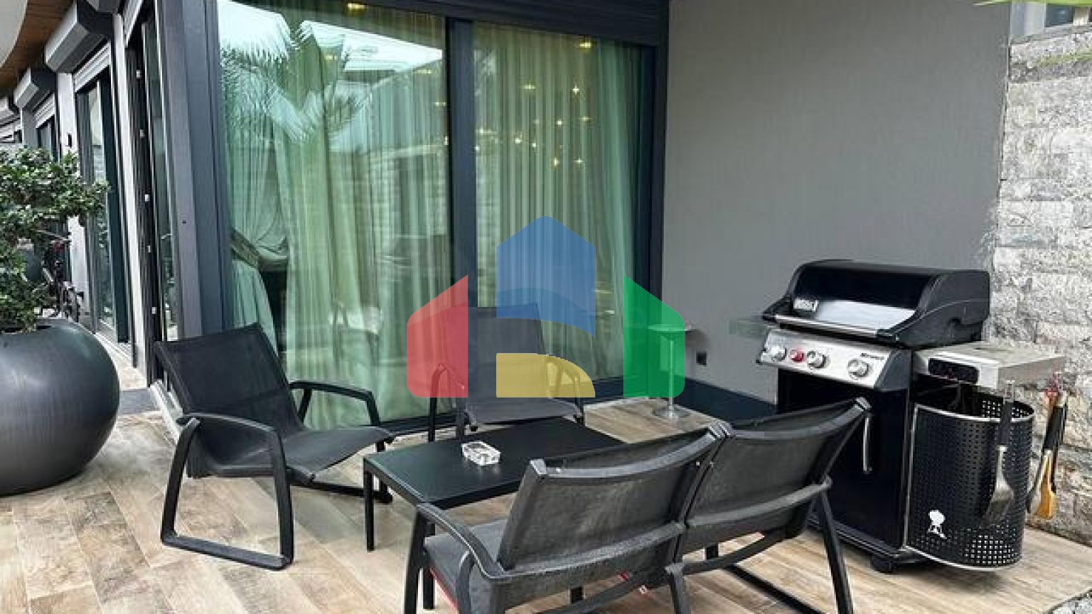 Просторий дуплекс біля моря в преміум-комплексі - для цінителів високого рівня життя