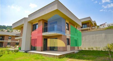 Сучасна і нова вілла плануванням 3 + 1 в районі Каргиджак