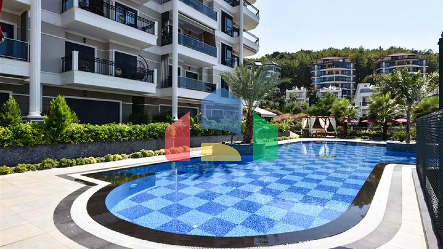 Пентхаус плануванням 2+1 з приголомшливим видом на море в комплексі преміум класу