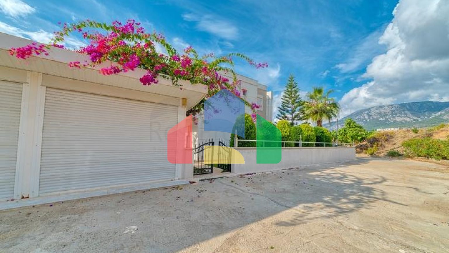 Частная вилла 4+1 с панорамными видами в районе Каргыджак