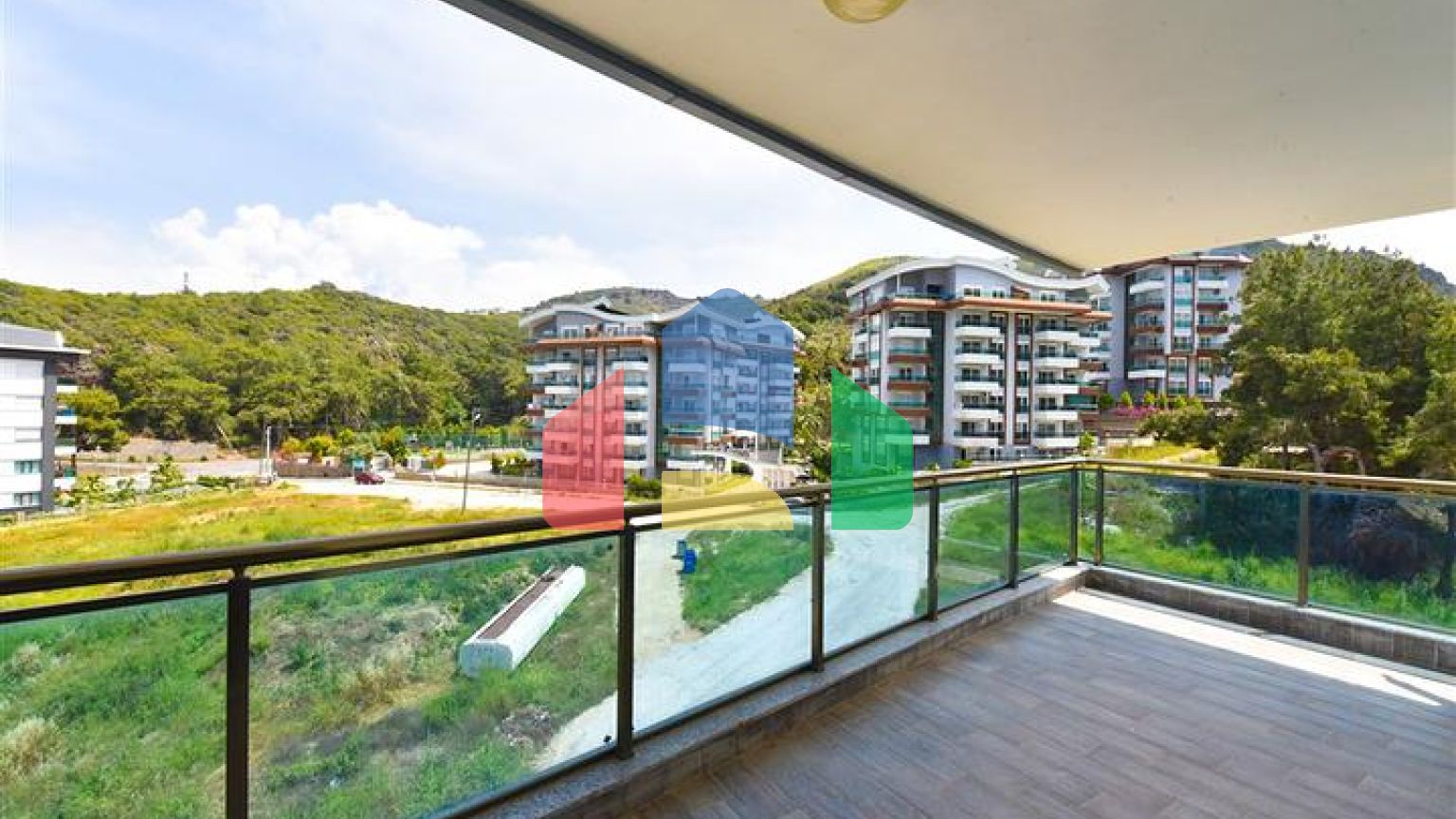 Апартаменти 2 + 1 в мальовничому районі Каргыджак всього в 300 м від моря