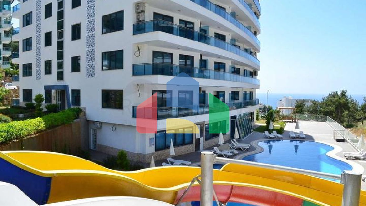 Апартаменти 2 + 1 в мальовничому районі Каргыджак всього в 300 м від моря